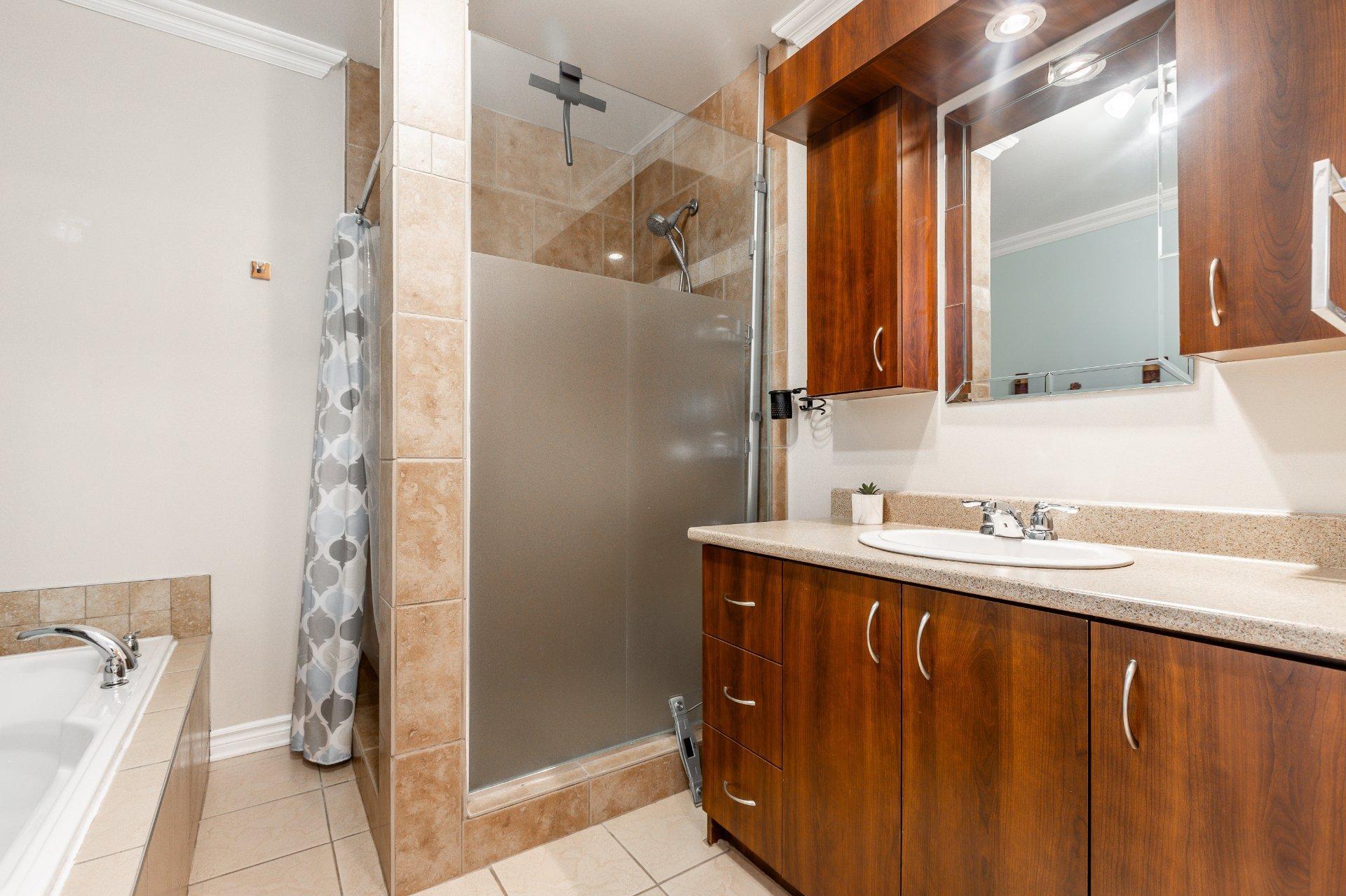 









819


Boul. le Bourg-Neuf

, 101,
Repentigny (Le Gardeur),




QC
J5Z0A3

