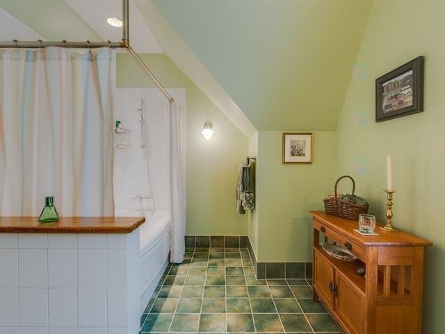 









199


Ch. du Mont-Écho

,
Lac-Brome,




QC
J0E1V0

