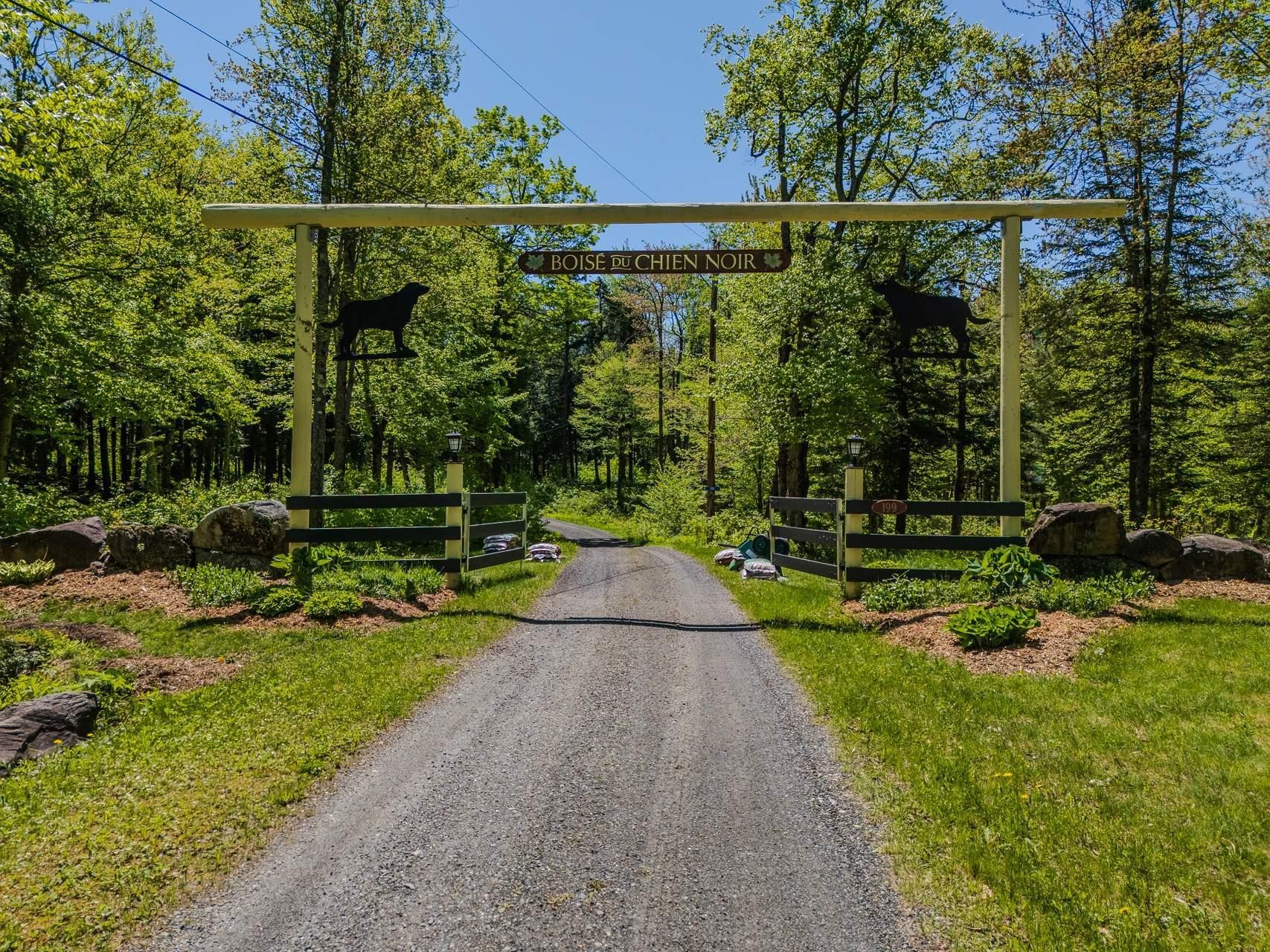 









199


Ch. du Mont-Écho

,
Lac-Brome,




QC
J0E1V0

