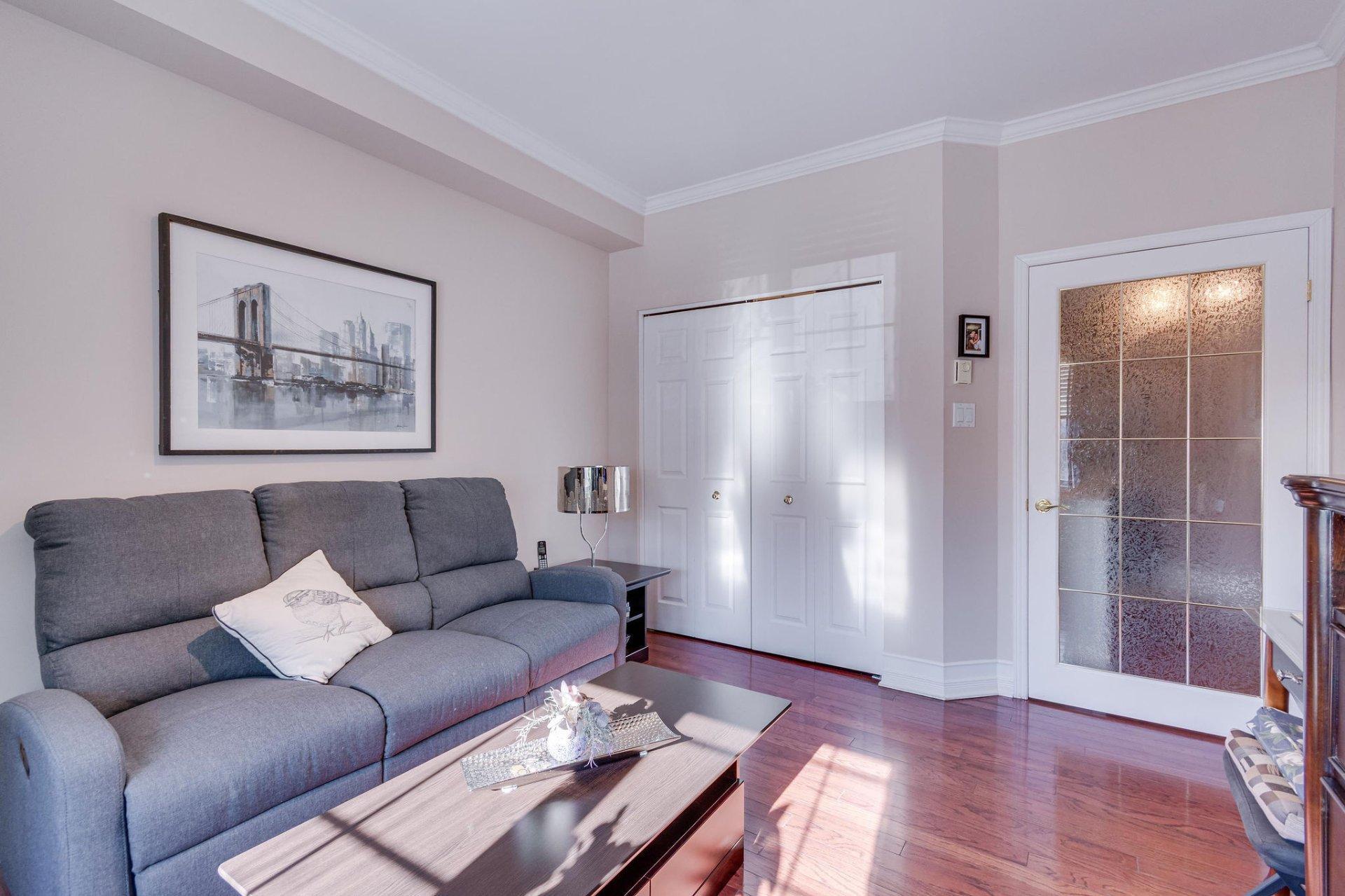 









556


Boul. de l'Hôpital

, 105,
Gatineau (Gatineau),




QC
J8V4C3

