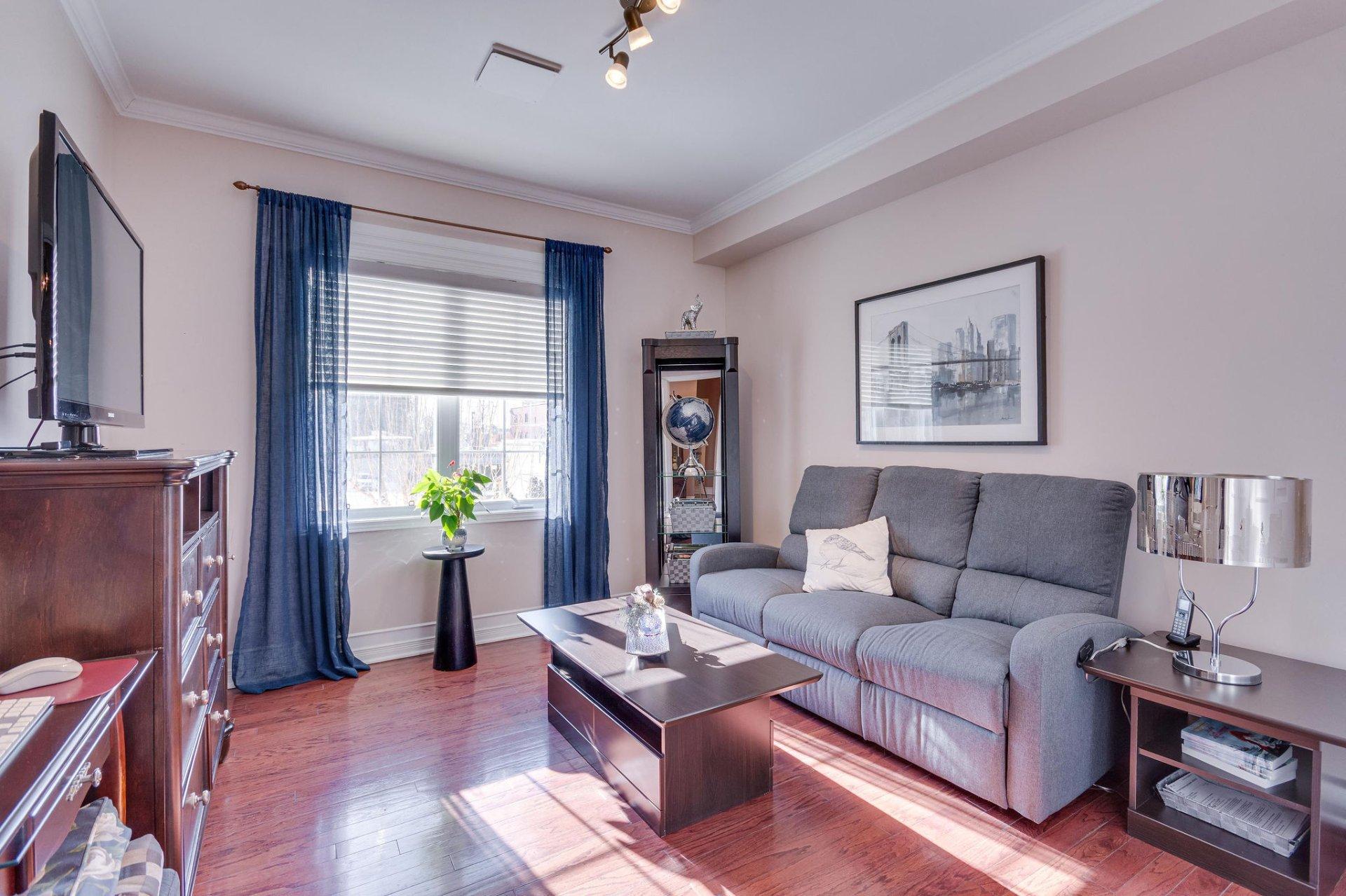 









556


Boul. de l'Hôpital

, 105,
Gatineau (Gatineau),




QC
J8V4C3

