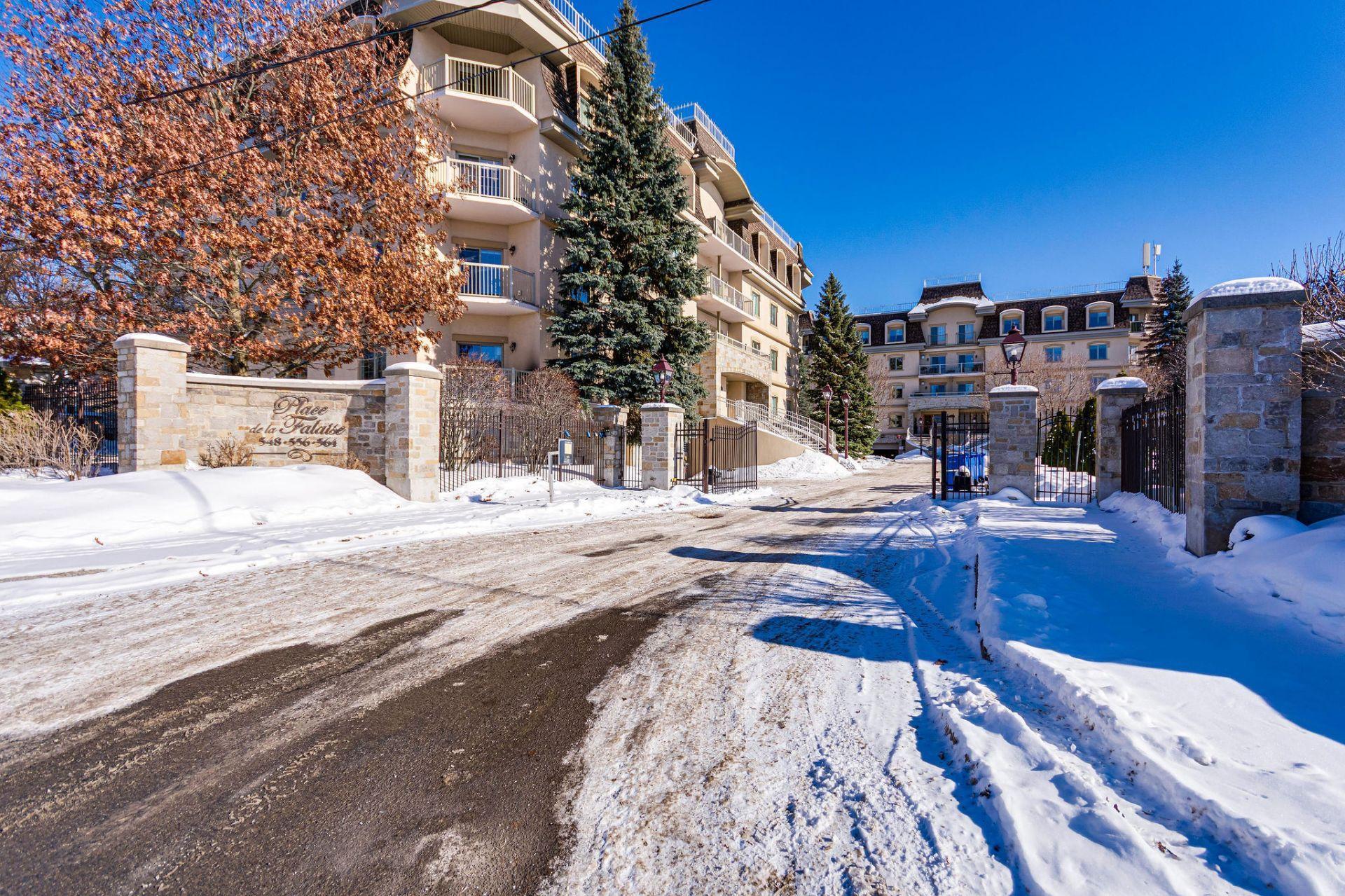 









556


Boul. de l'Hôpital

, 105,
Gatineau (Gatineau),




QC
J8V4C3

