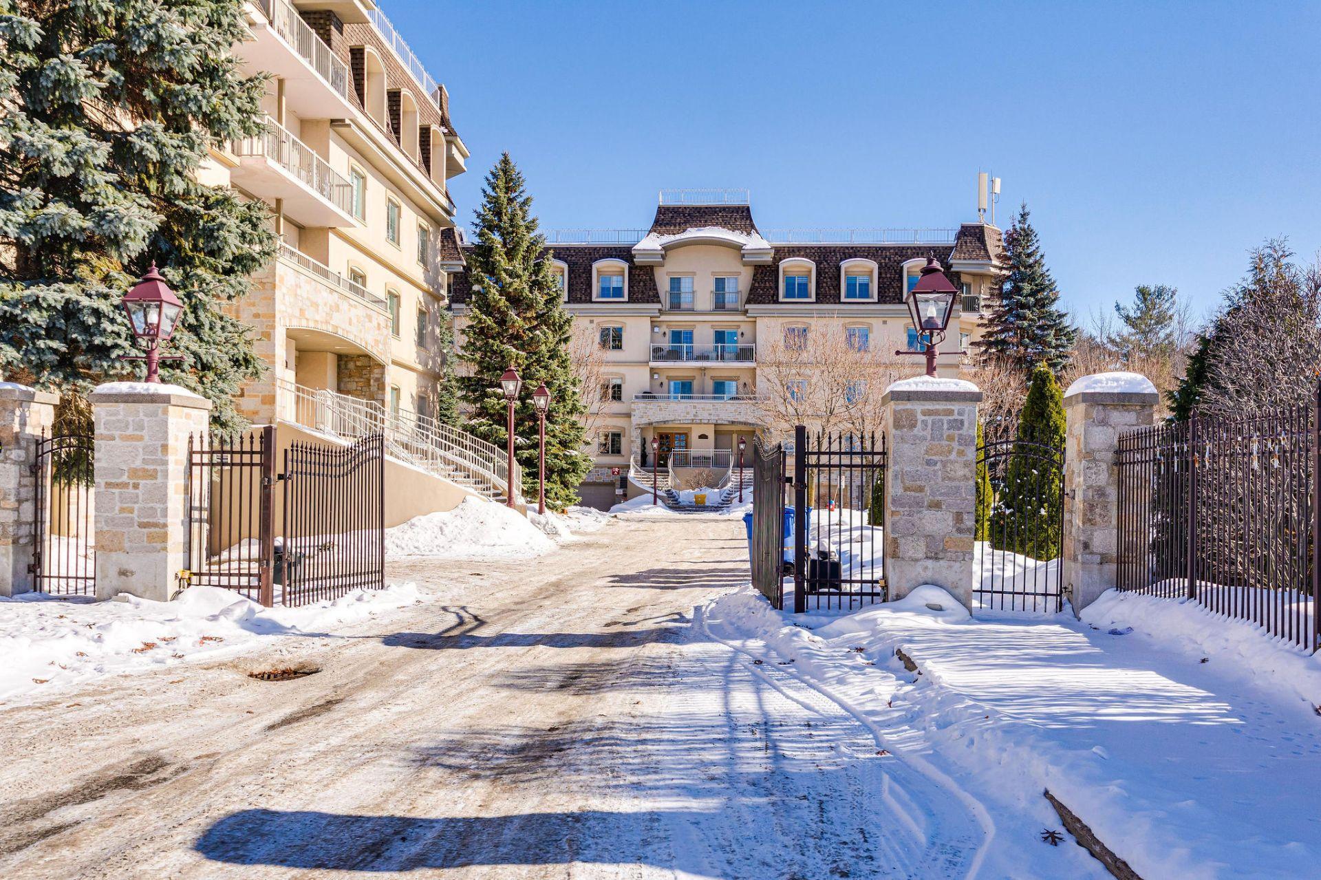 









556


Boul. de l'Hôpital

, 105,
Gatineau (Gatineau),




QC
J8V4C3

