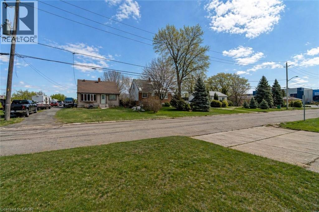 












202-196 UPPER MOUNT ALBION Road

,
Stoney Creek,







Ontario
L8J1V4

