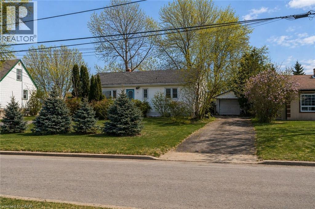 












202-196 UPPER MOUNT ALBION Road

,
Stoney Creek,







Ontario
L8J1V4

