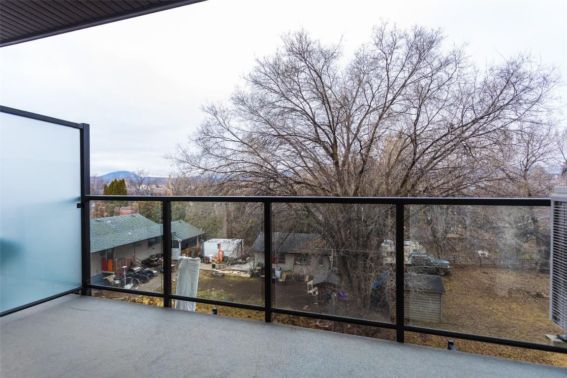 









1274


Devonshire

Avenue, 307,
Kelowna,




BC
V1Y 0M7

