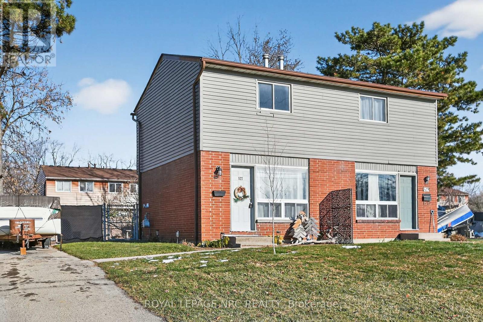 












527 MAIN STREET E

,
Haldimand,




Ontario
N1A2Y5

