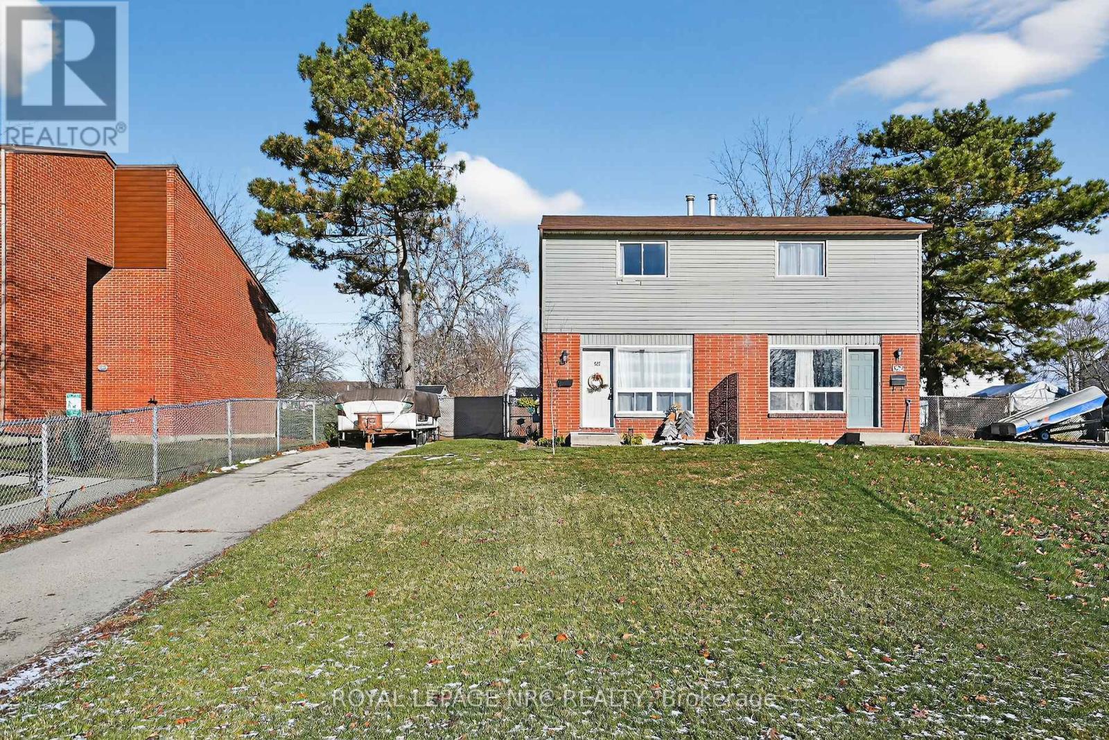 












527 MAIN STREET E

,
Haldimand,




Ontario
N1A2Y5

