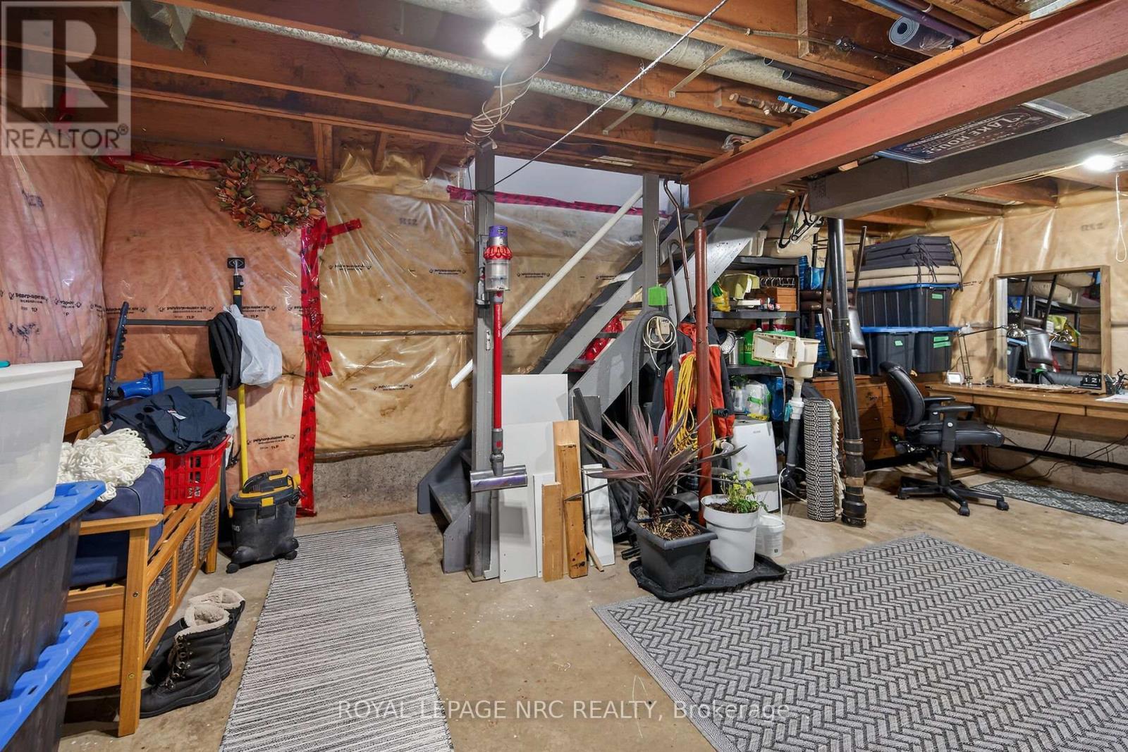 












527 MAIN STREET E

,
Haldimand,




Ontario
N1A2Y5

