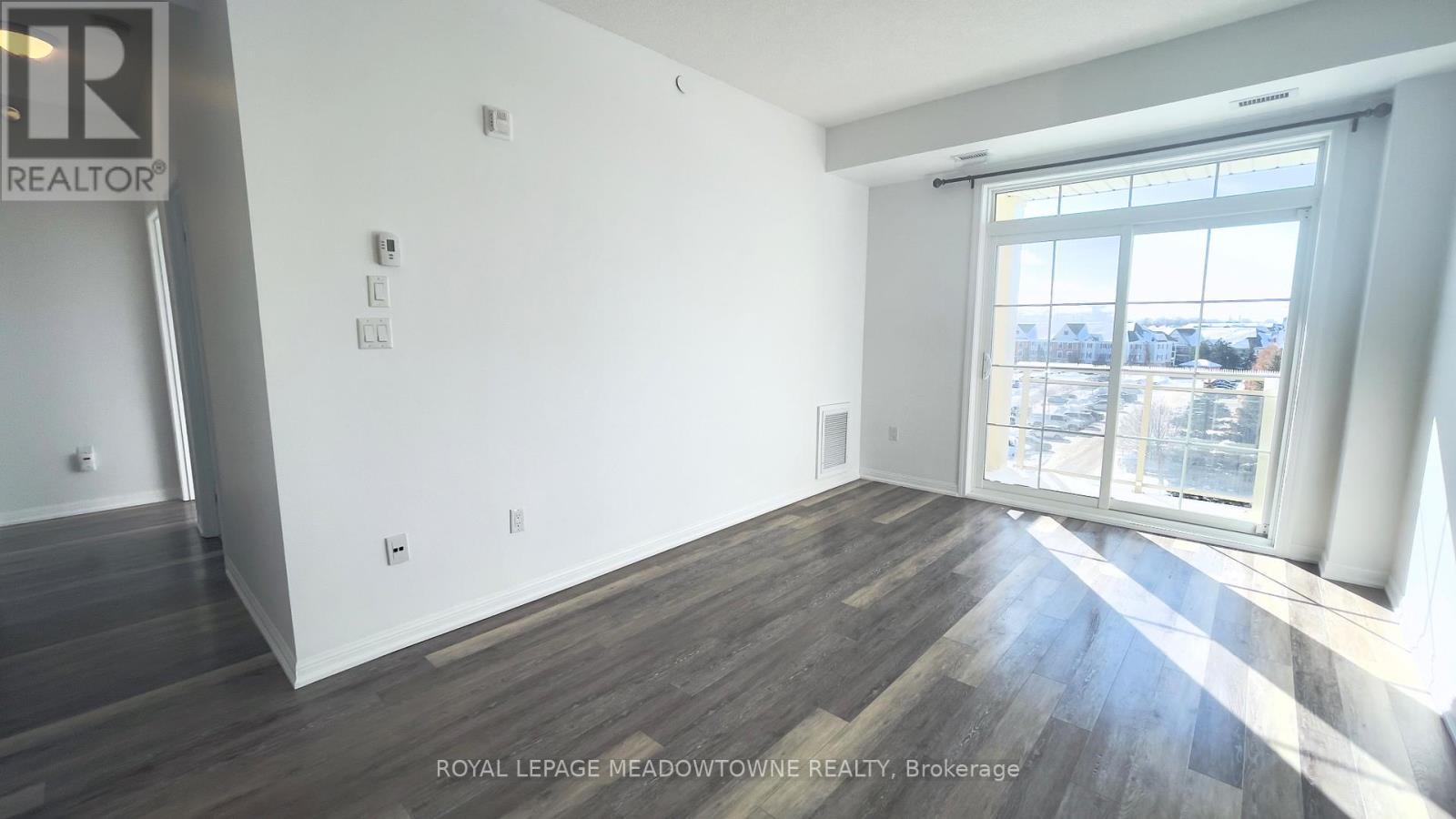 












416 - 84 ASPEN SPRINGS DRIVE

,
Clarington,




Ontario
L1C0V3

