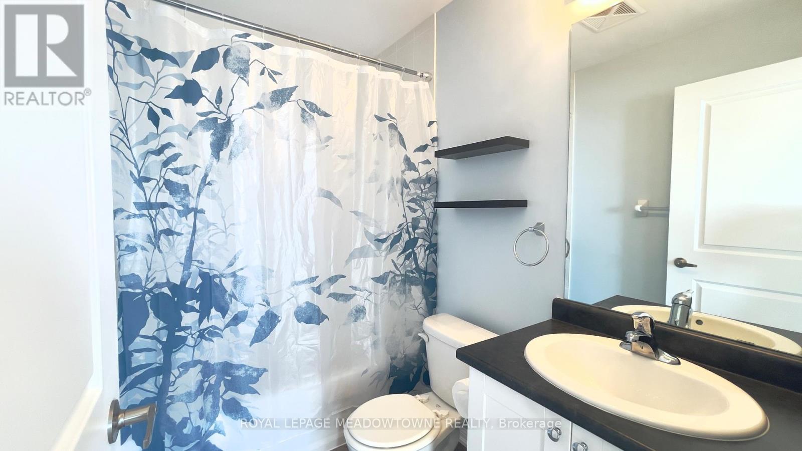 












416 - 84 ASPEN SPRINGS DRIVE

,
Clarington,




Ontario
L1C0V3

