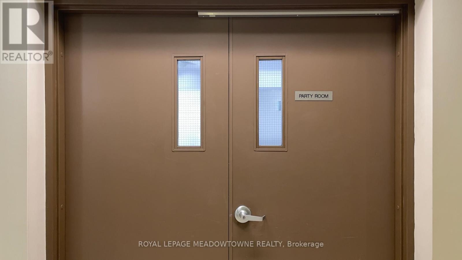 












416 - 84 ASPEN SPRINGS DRIVE

,
Clarington,




Ontario
L1C0V3

