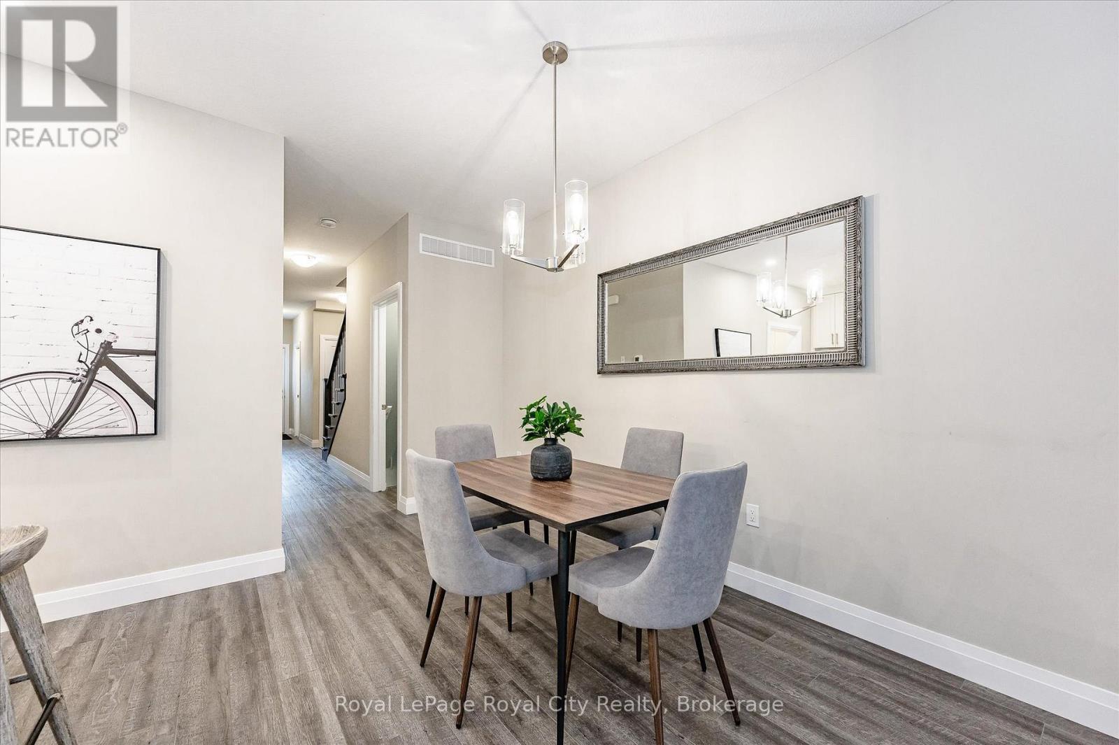 












3 - 35 WIDEMAN BOULEVARD

,
Guelph (Victoria North),




Ontario
N1E0J2

