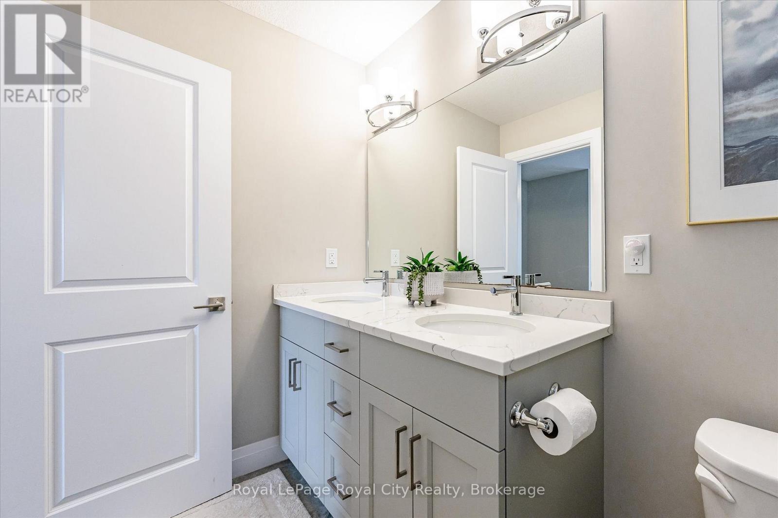 












3 - 35 WIDEMAN BOULEVARD

,
Guelph (Victoria North),




Ontario
N1E0J2

