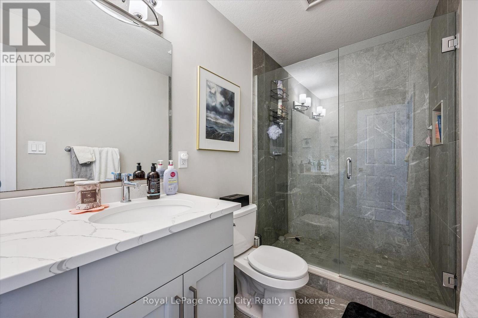 












3 - 35 WIDEMAN BOULEVARD

,
Guelph (Victoria North),




Ontario
N1E0J2

