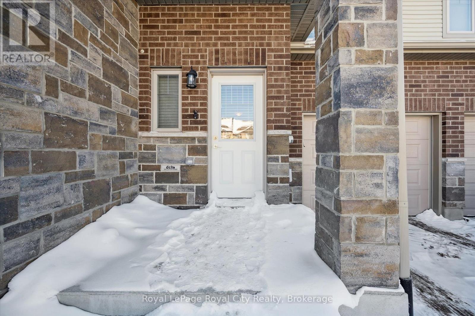 












3 - 35 WIDEMAN BOULEVARD

,
Guelph (Victoria North),




Ontario
N1E0J2

