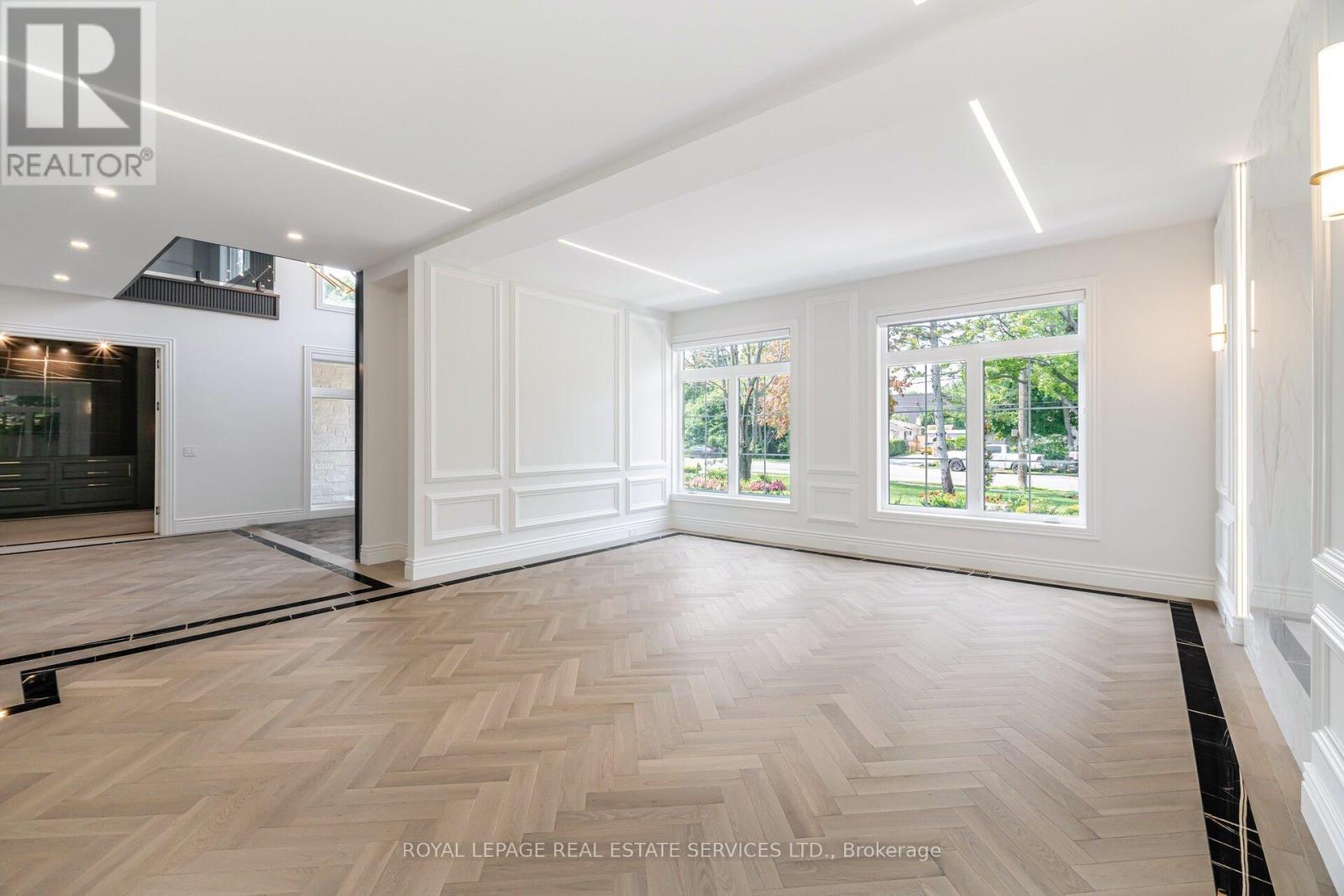 












2014 LAKESHORE ROAD W

,
Oakville,




Ontario
L6L1G7

