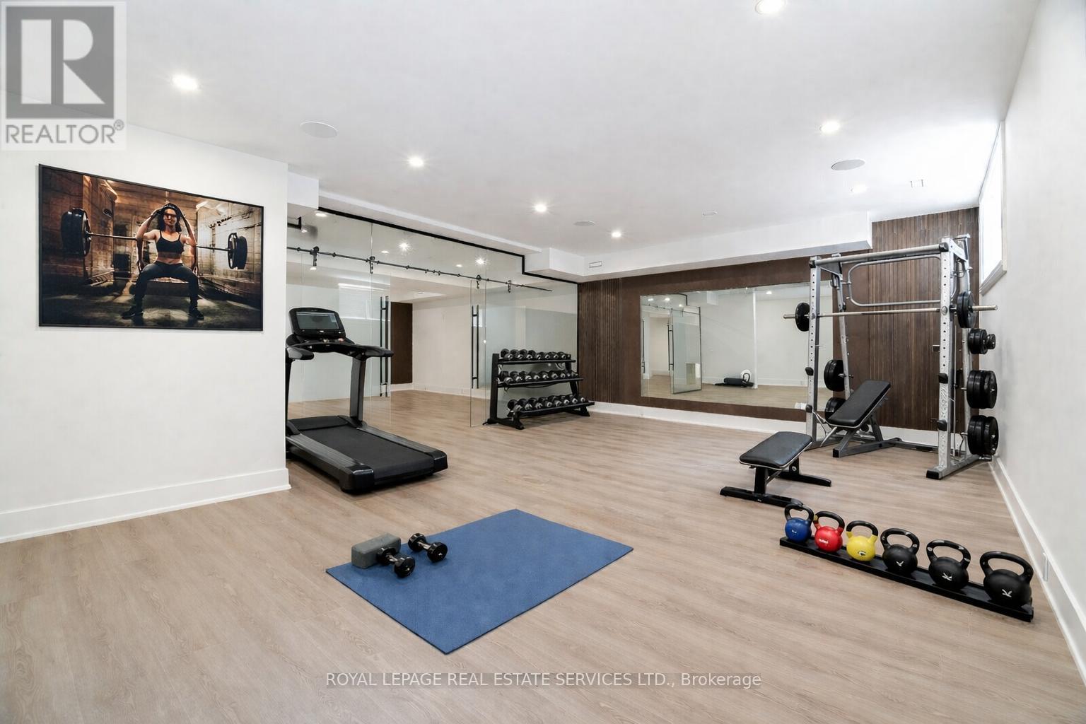 












2014 LAKESHORE ROAD W

,
Oakville,




Ontario
L6L1G7

