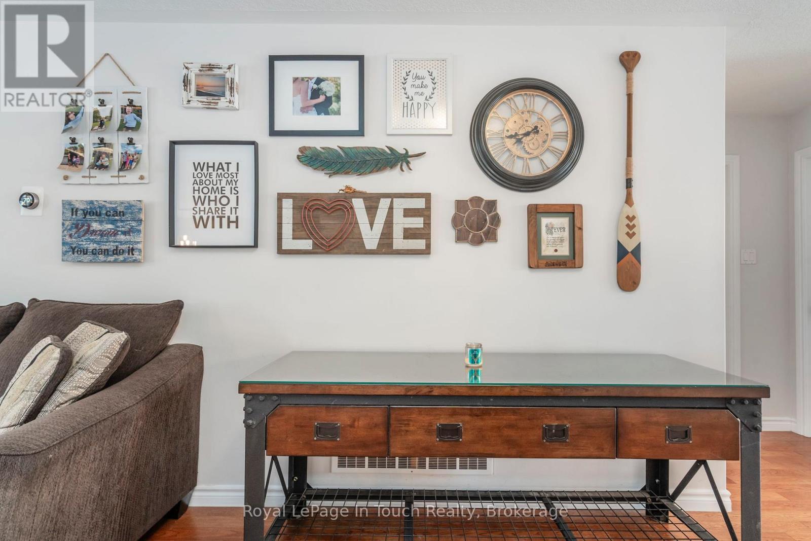 












13 HUNTER AVENUE

,
Tay (Victoria Harbour),




Ontario
L0K2A0

