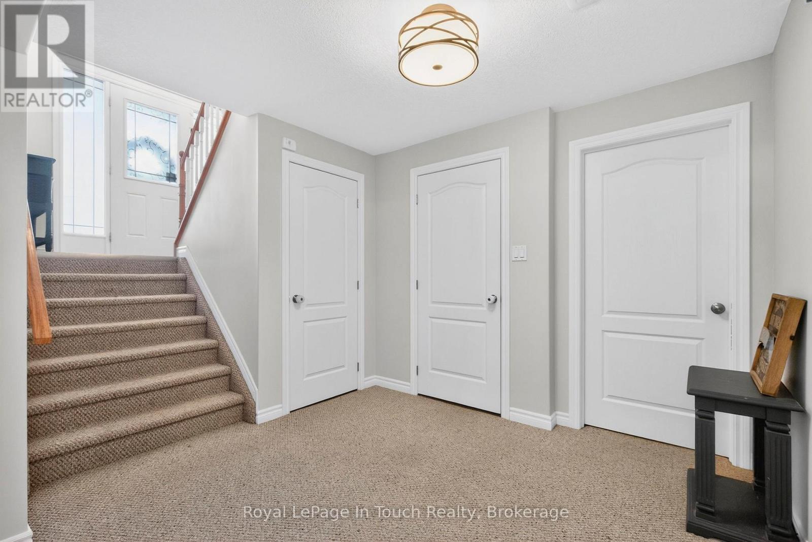 












13 HUNTER AVENUE

,
Tay (Victoria Harbour),




Ontario
L0K2A0

