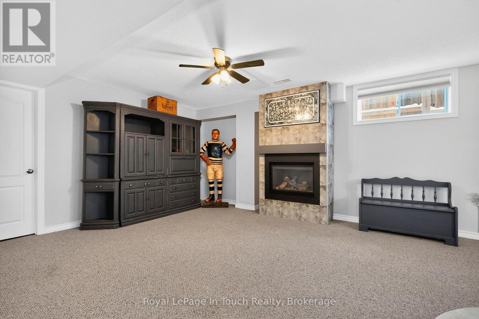 












13 HUNTER AVENUE

,
Tay (Victoria Harbour),




Ontario
L0K2A0

