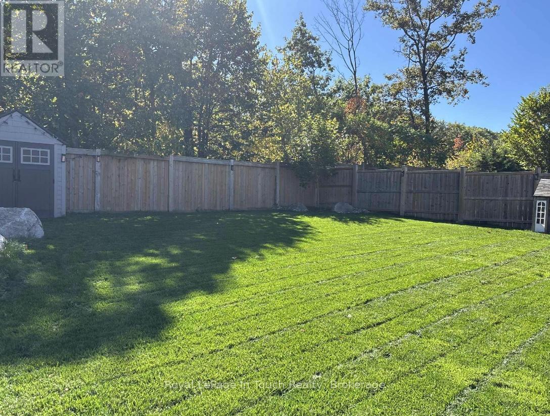 












13 HUNTER AVENUE

,
Tay (Victoria Harbour),




Ontario
L0K2A0

