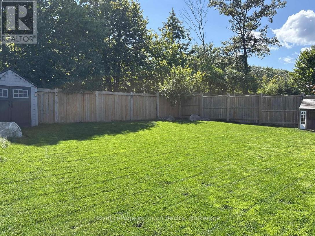 












13 HUNTER AVENUE

,
Tay (Victoria Harbour),




Ontario
L0K2A0

