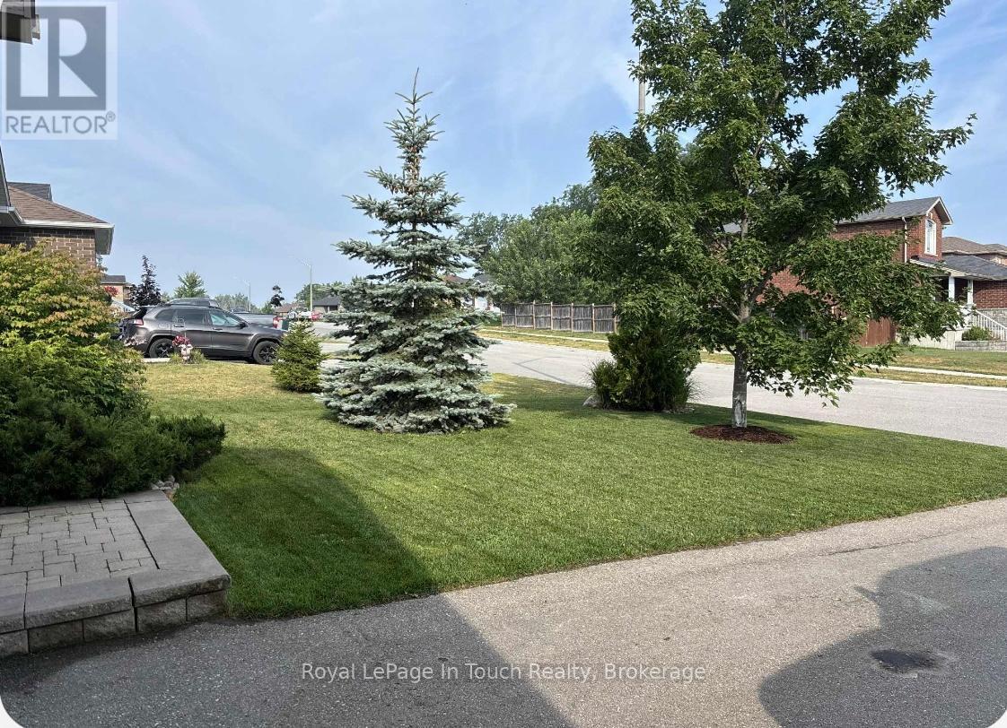 












13 HUNTER AVENUE

,
Tay (Victoria Harbour),




Ontario
L0K2A0

