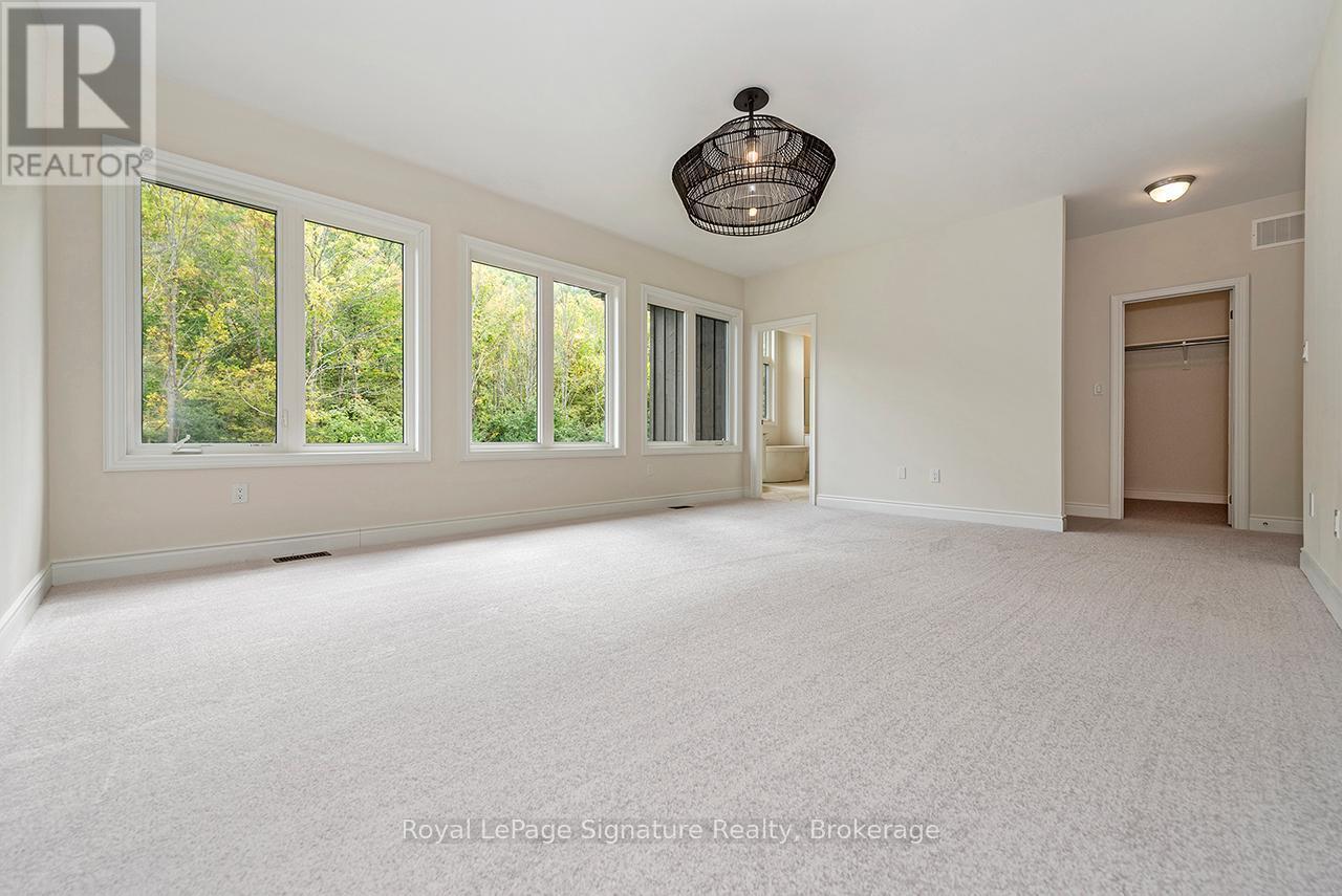 












116 DOROTHY DRIVE

,
Blue Mountains,




Ontario
N0H1J0

