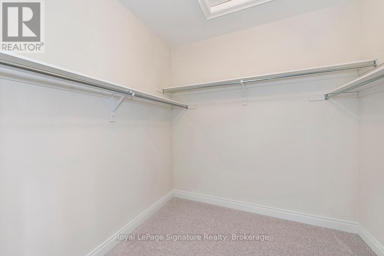 












116 DOROTHY DRIVE

,
Blue Mountains,




Ontario
N0H1J0

