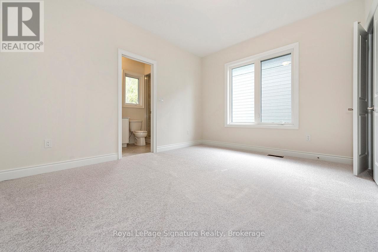 












116 DOROTHY DRIVE

,
Blue Mountains,




Ontario
N0H1J0

