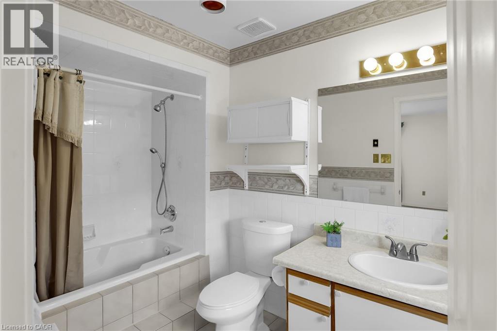 












3050 PINEMEADOW Drive Unit# 16

,
Burlington,




Ontario
L7M3X5

