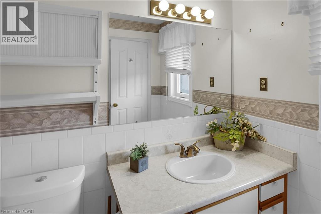 












3050 PINEMEADOW Drive Unit# 16

,
Burlington,




Ontario
L7M3X5

