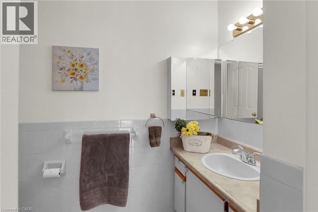 












3050 PINEMEADOW Drive Unit# 16

,
Burlington,




Ontario
L7M3X5

