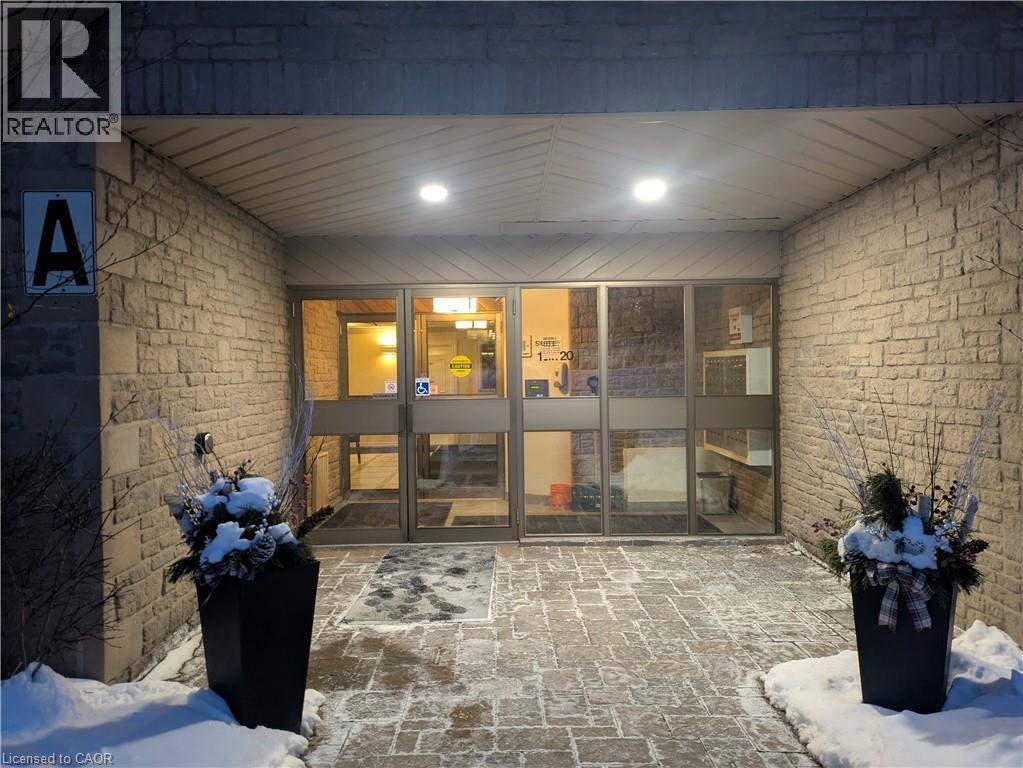 












3050 PINEMEADOW Drive Unit# 16

,
Burlington,




Ontario
L7M3X5

