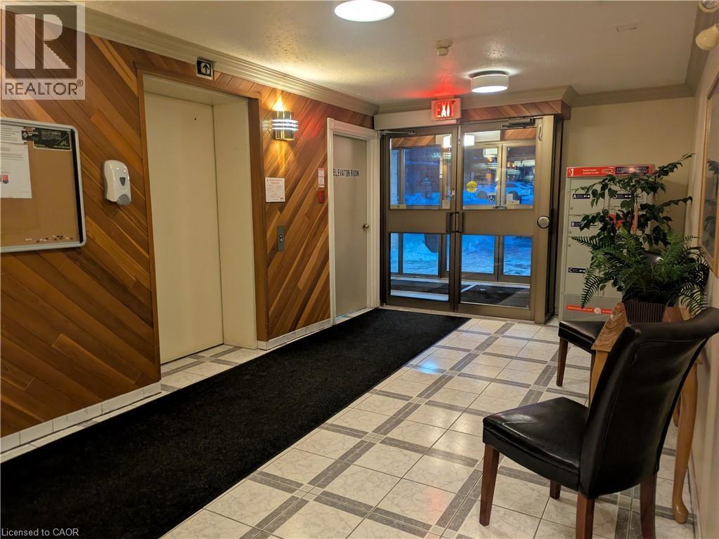 












3050 PINEMEADOW Drive Unit# 16

,
Burlington,




Ontario
L7M3X5

