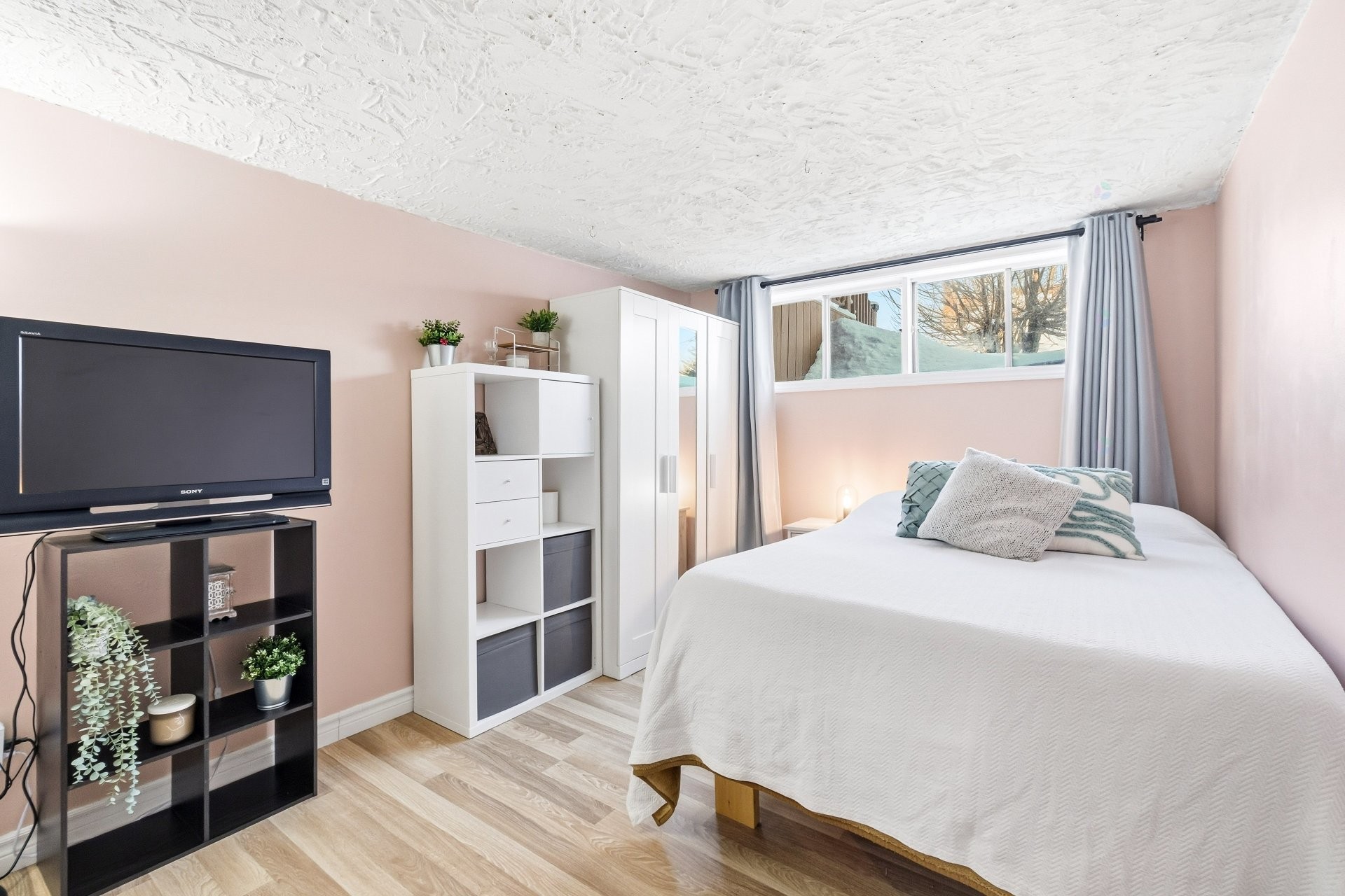 









1312


Rue Verreault

,
Marieville,




QC
J3M1B5

