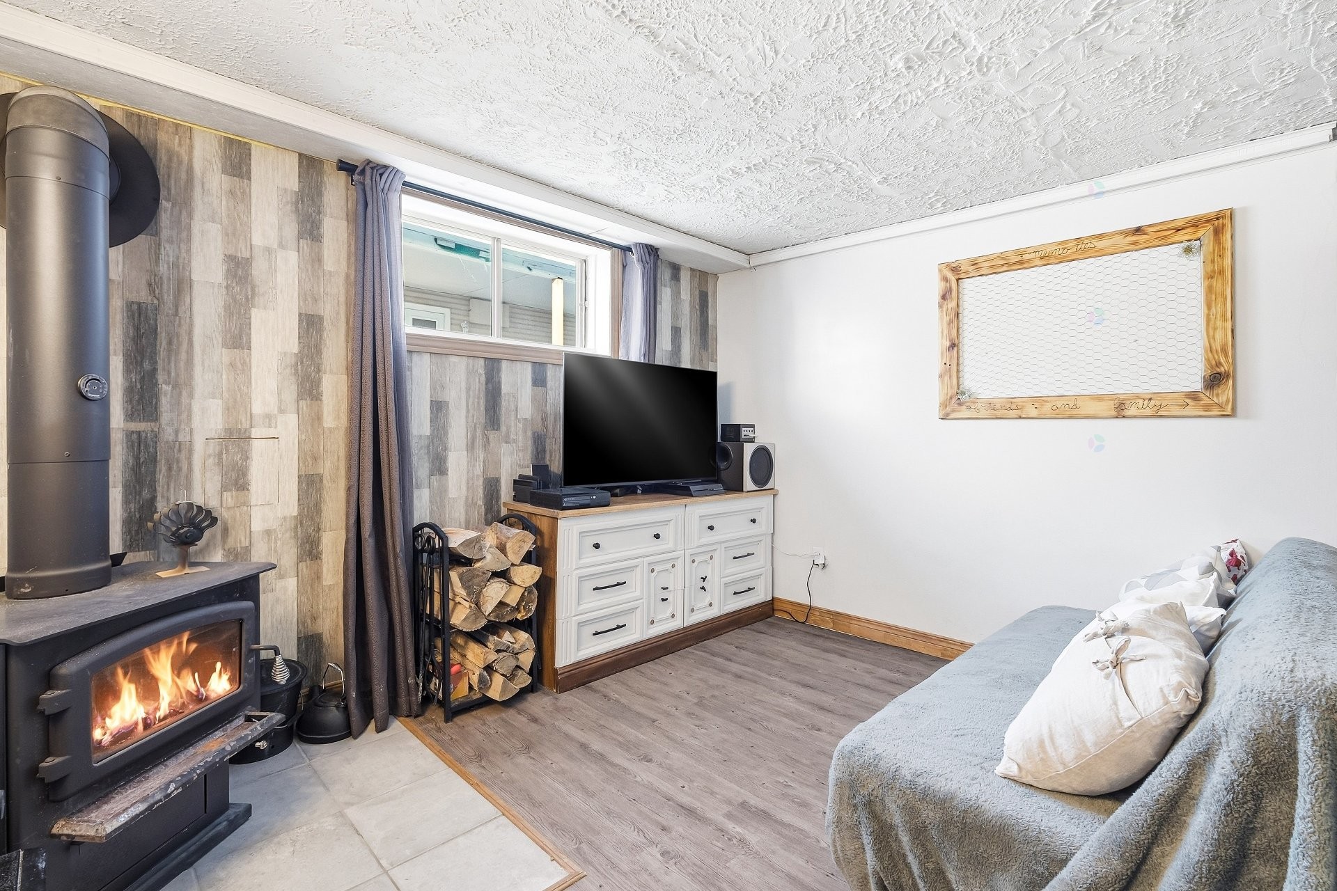 









1312


Rue Verreault

,
Marieville,




QC
J3M1B5

