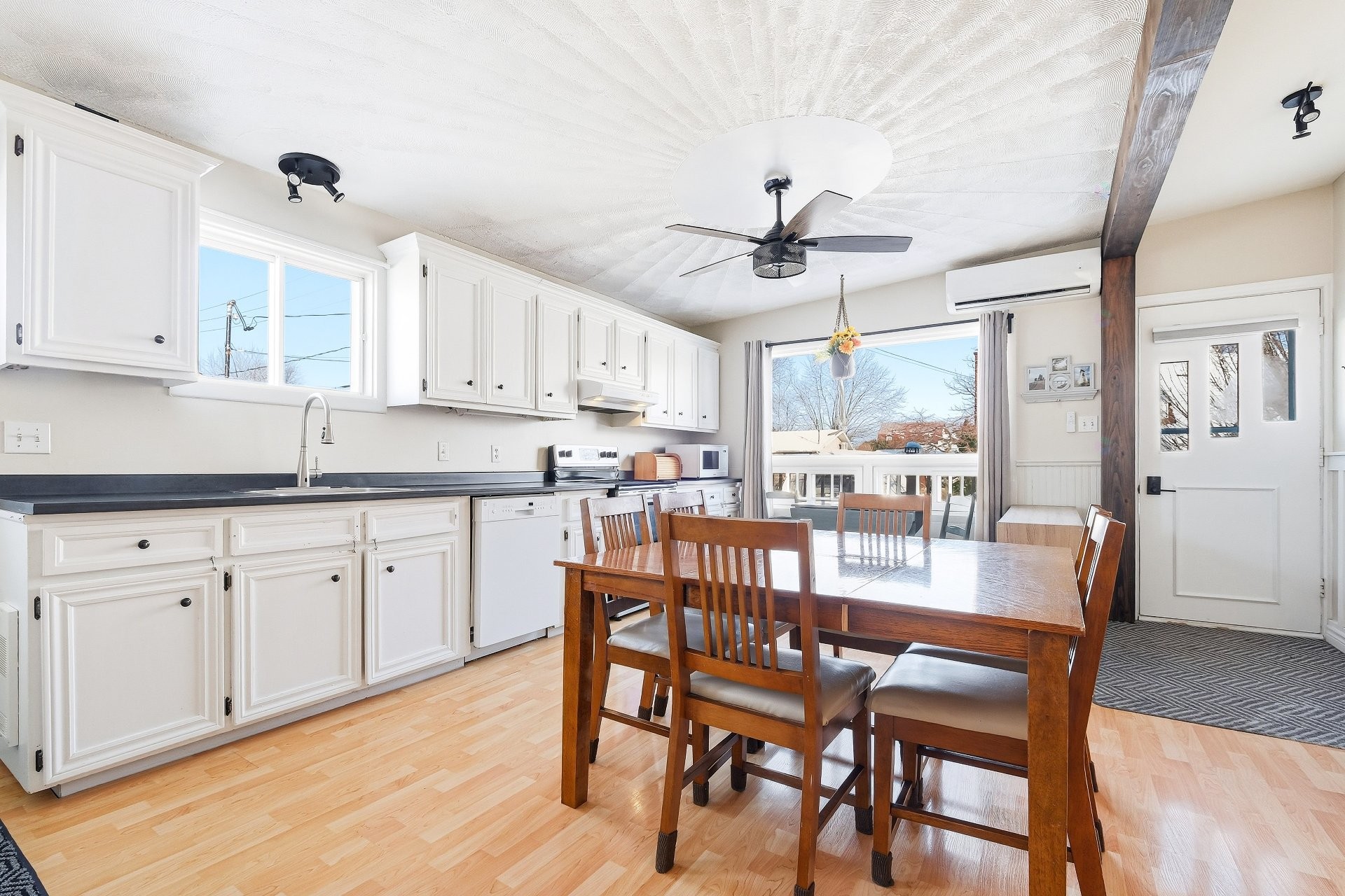 









1312


Rue Verreault

,
Marieville,




QC
J3M1B5

