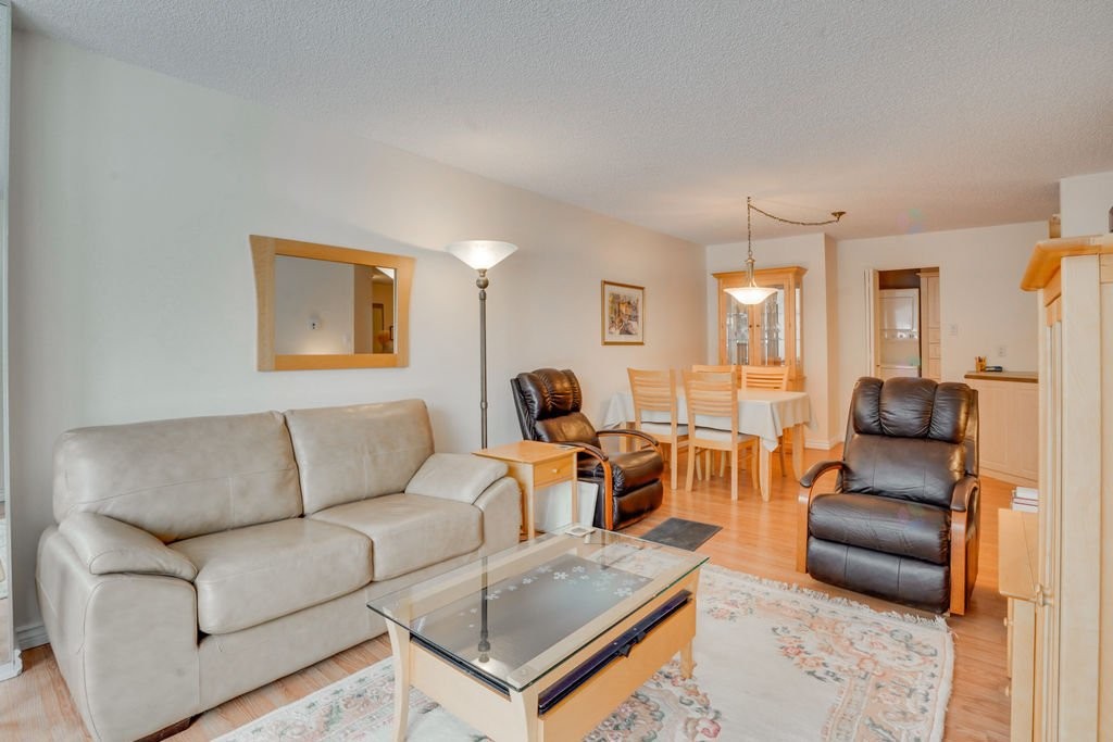 









50


Rue Dussault

, 104,
Gatineau (Hull),




QC
J8X4G2

