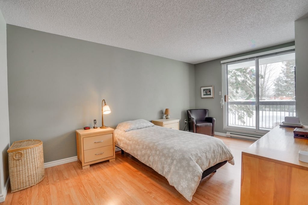 









50


Rue Dussault

, 104,
Gatineau (Hull),




QC
J8X4G2

