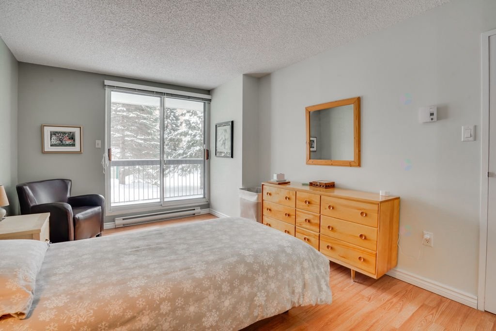 









50


Rue Dussault

, 104,
Gatineau (Hull),




QC
J8X4G2

