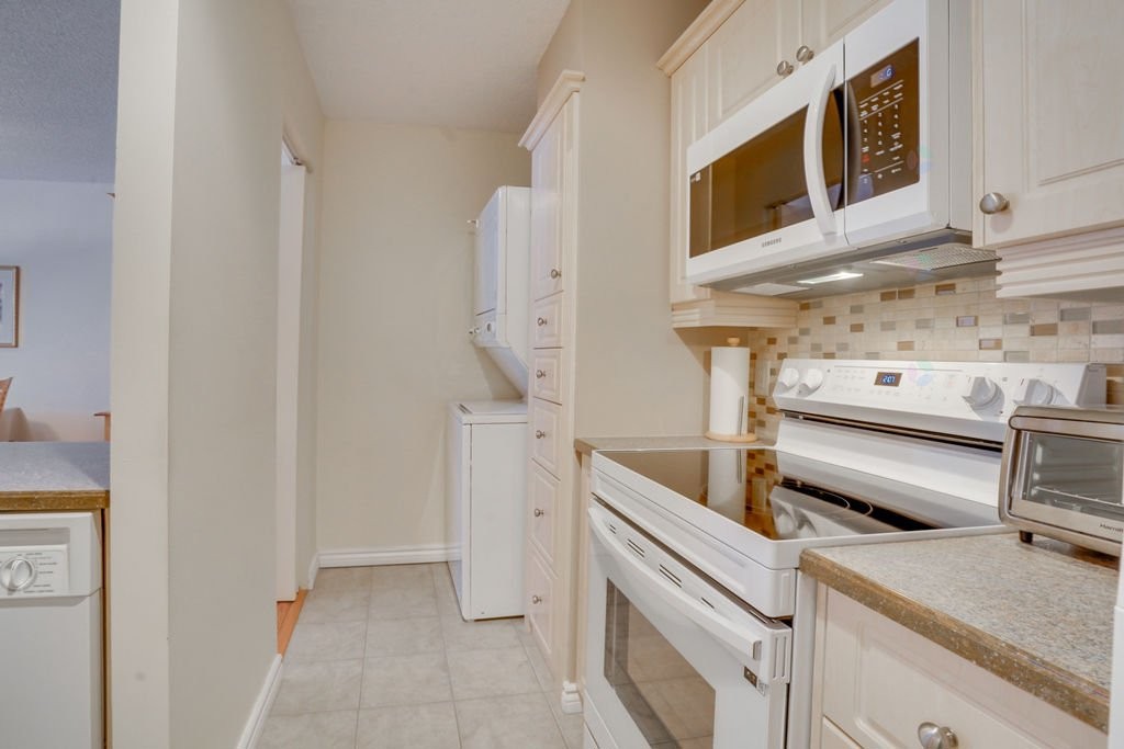 









50


Rue Dussault

, 104,
Gatineau (Hull),




QC
J8X4G2

