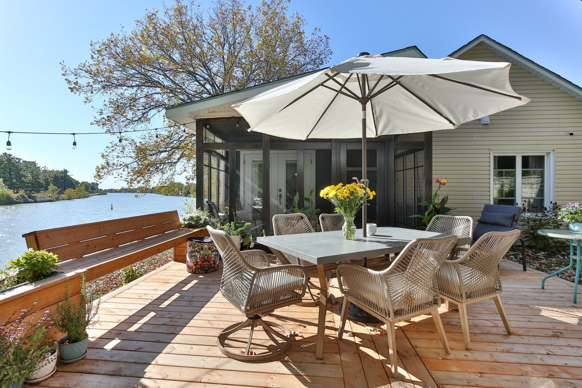 









357


Rue Jean-Talon

,
Saint-Jean-sur-Richelieu,




QC
J2W1M7

