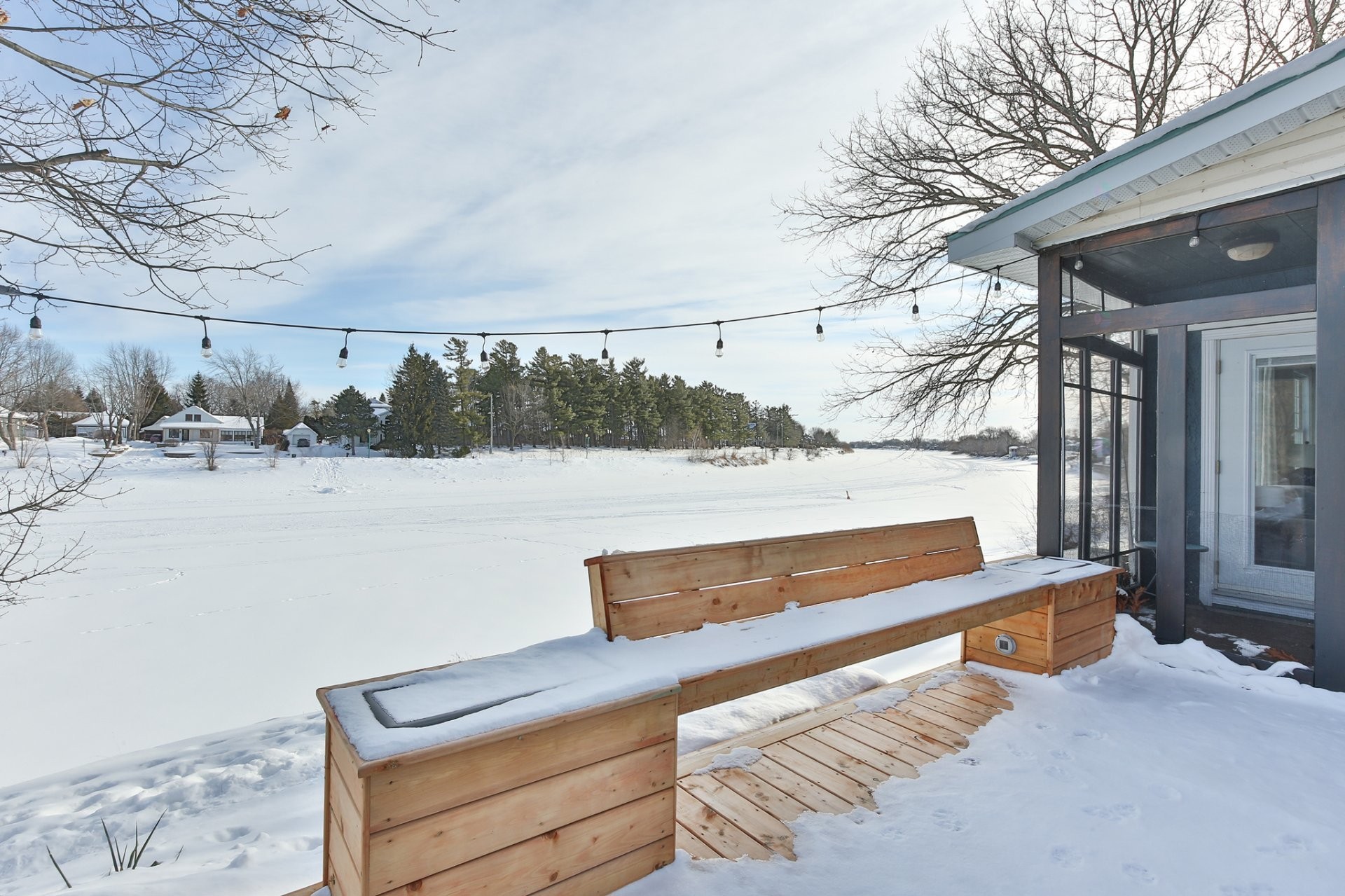 









357


Rue Jean-Talon

,
Saint-Jean-sur-Richelieu,




QC
J2W1M7

