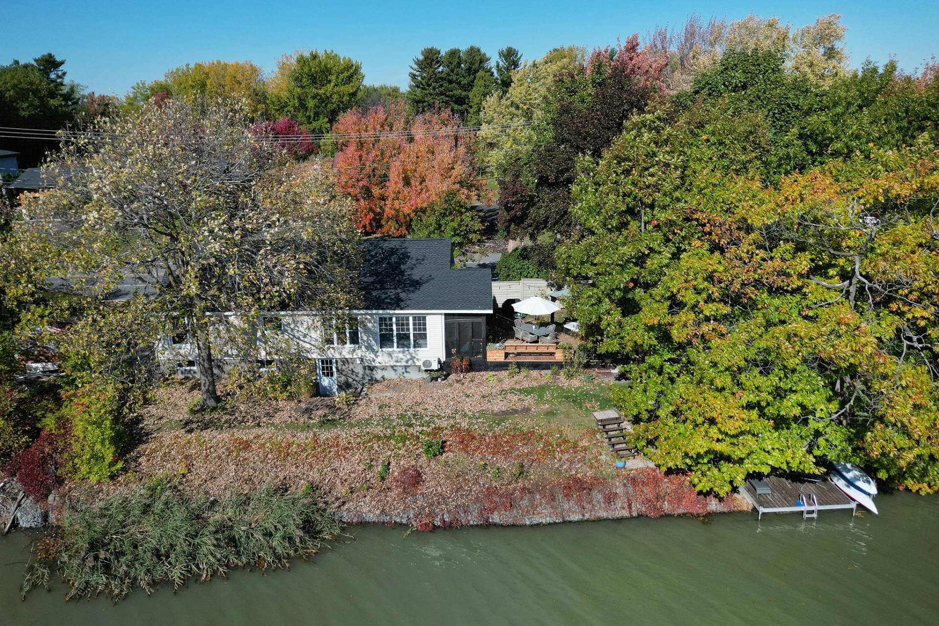 









357


Rue Jean-Talon

,
Saint-Jean-sur-Richelieu,




QC
J2W1M7

