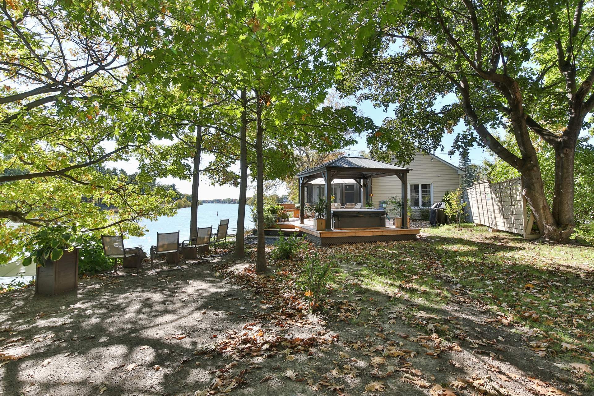 









357


Rue Jean-Talon

,
Saint-Jean-sur-Richelieu,




QC
J2W1M7

