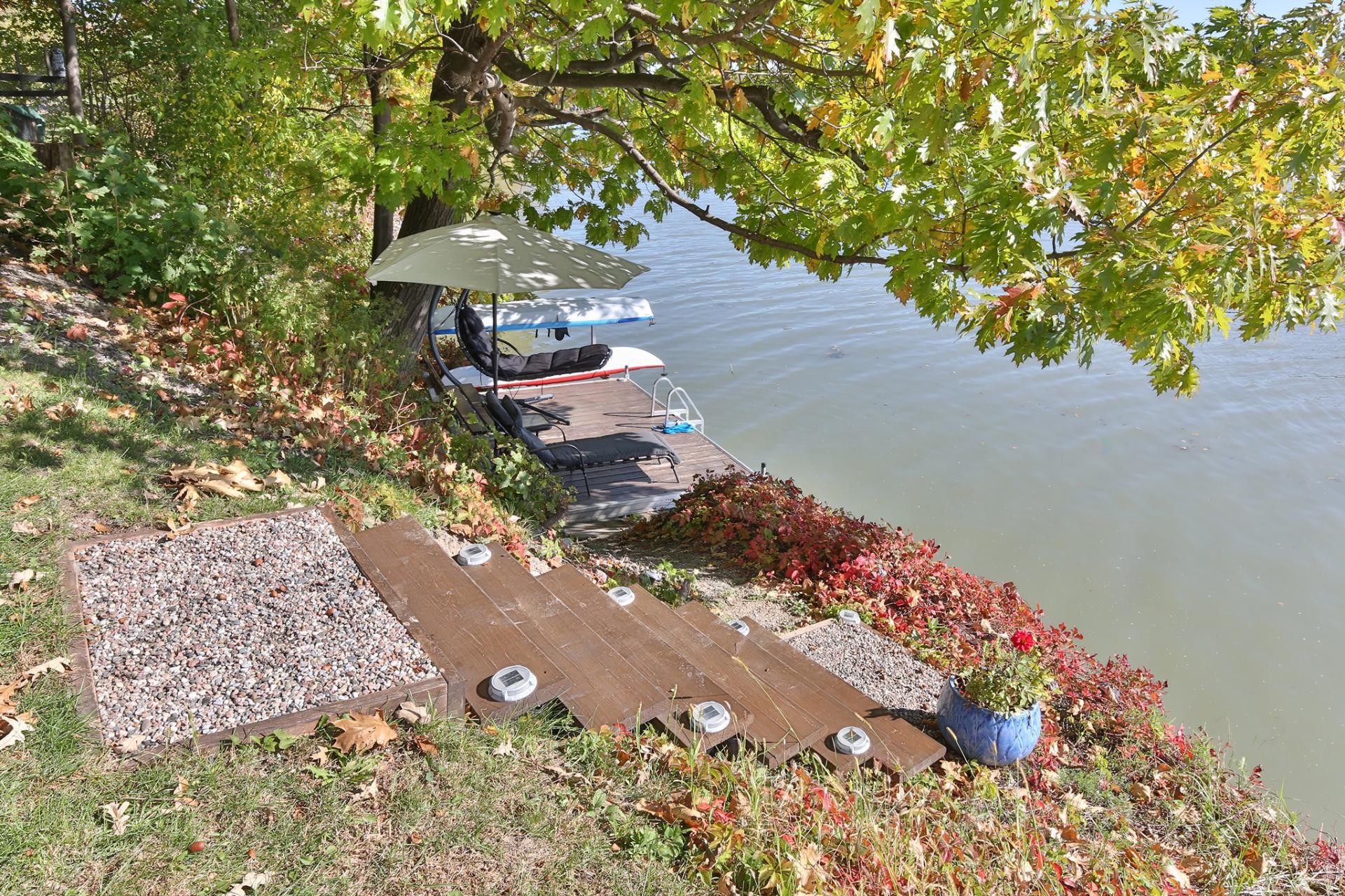 









357


Rue Jean-Talon

,
Saint-Jean-sur-Richelieu,




QC
J2W1M7

