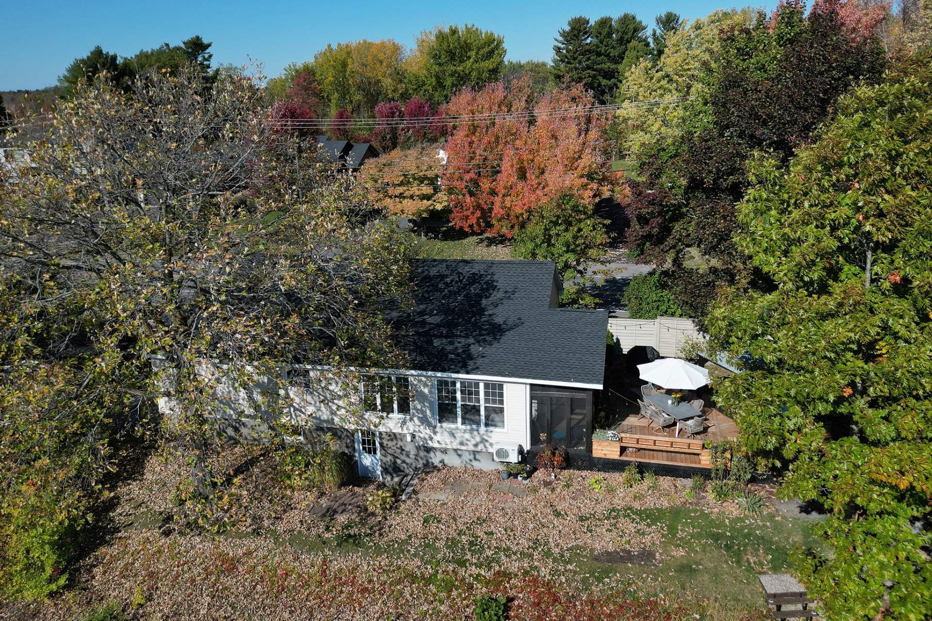 









357


Rue Jean-Talon

,
Saint-Jean-sur-Richelieu,




QC
J2W1M7

