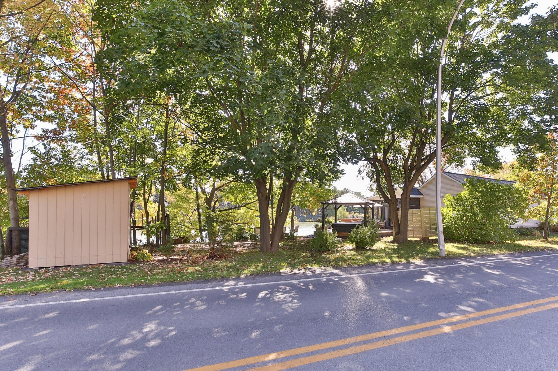 









357


Rue Jean-Talon

,
Saint-Jean-sur-Richelieu,




QC
J2W1M7

